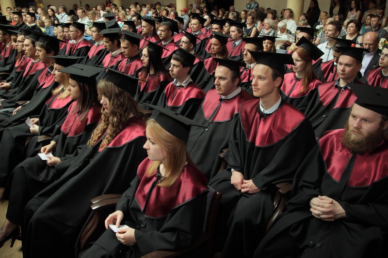 Latvijas Universitātes Datorikas fakultātes izlaidums. null