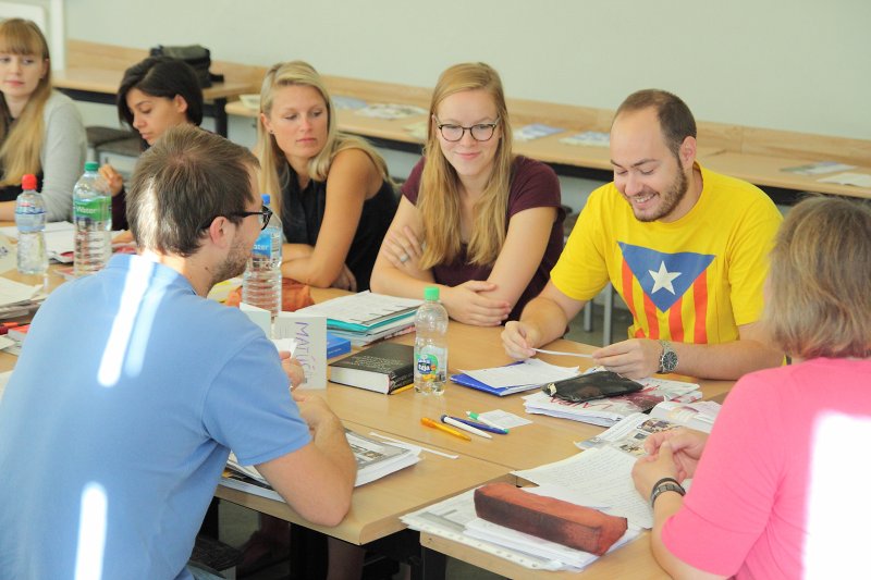 Latviešu valodas intensīvie kursi Latvijas Universitātes apmaiņas studentiem. null