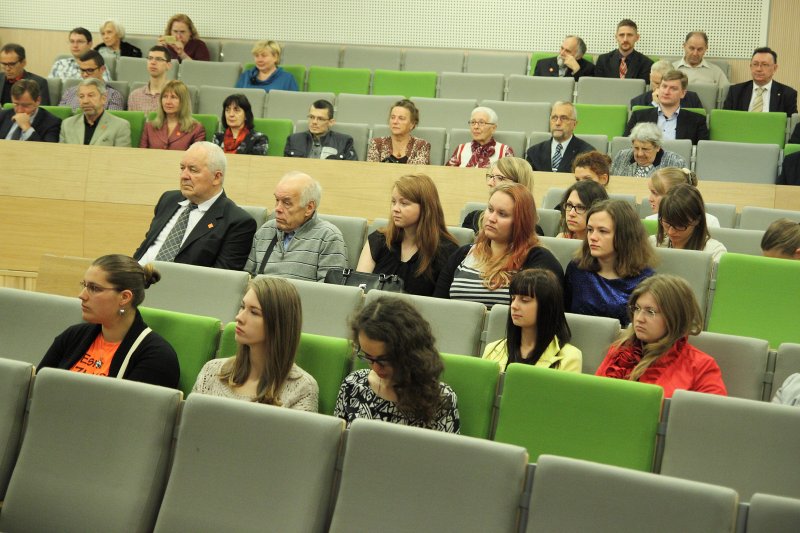 Latvijas Universitātes Fizikas un matemātikas fakultātes 75 gadu jubilejai veltīta konference
LU Dabaszinātņu akadēmiskajā centrā Torņakalnā. null