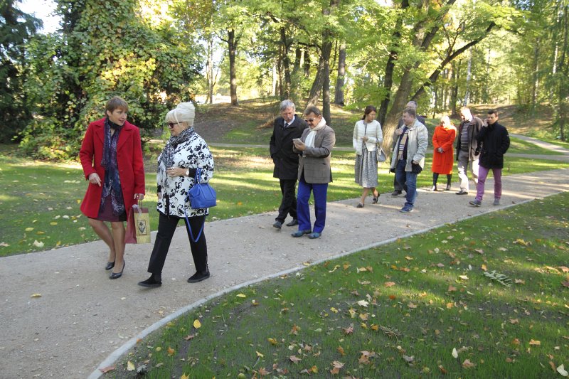 Mecenātu Ināras un Borisa Teterevu tikšanās ar Latvijas Universitātes rektoru un LU Botāniskā dārza pārstāvjiem. null