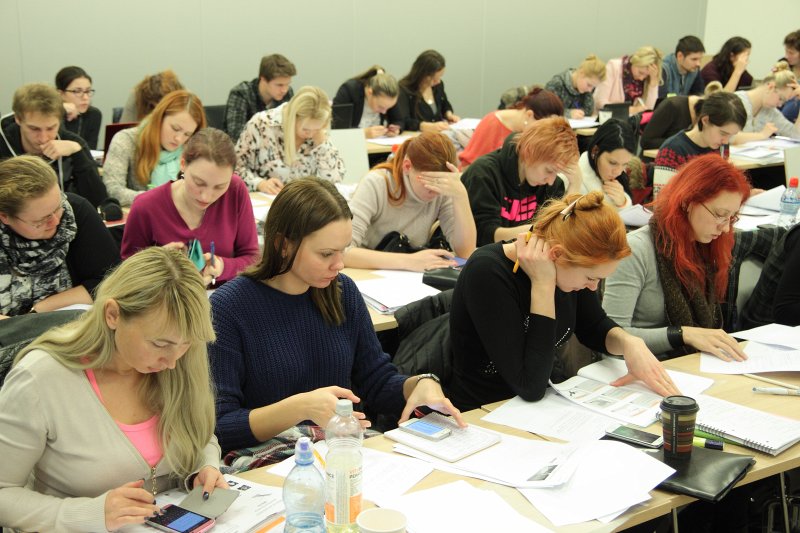 Studenti auditorijā Latvijas Universitātes Dabaszinātņu akadēmiskajā centrā Torņakalnā. null