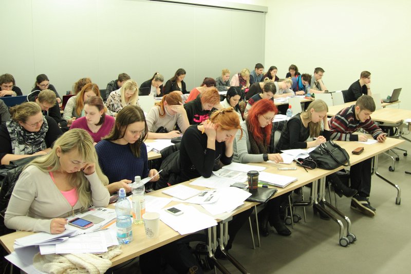 Studenti auditorijā Latvijas Universitātes Dabaszinātņu akadēmiskajā centrā Torņakalnā. null