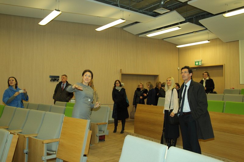 Eiropas Komisijas pārstāvju vizīte Latvijas Universitātes Dabaszinātņu akadēmiskajā centrā Torņakalnā. null
