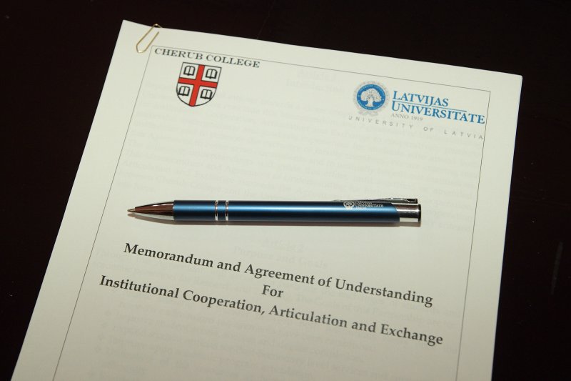 Sadarbības līguma noslēgšana starp Latvijas Universitāti un Ķeruba koledžu (Cherub college) (Bahamas). null