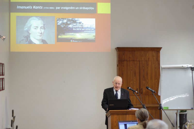 Latvijas Universitātes 74. konferences Teoloģijas un reliģiju zinātnes sēde «Zinātnes un reliģijas dialogs». null