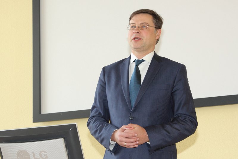Eiropas Komisijas viceprezidenta Valda Dombrovska lekcija «Latvijas valdības darbība un mācības krīzes pārvarēšanā valstī. Aktualitātes Eiropas politikā». Eiropas Komisijas viceprezidents Valdis Dombrovskis.