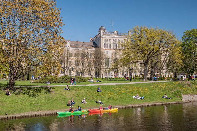 Latvijas Universitātes galvenā ēka. null