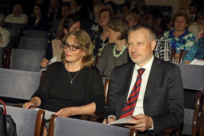 Pirmais Humanitāro zinātņu akadēmiskais forums. No kreisās: Ineta Kivle, Andris Nātriņš.