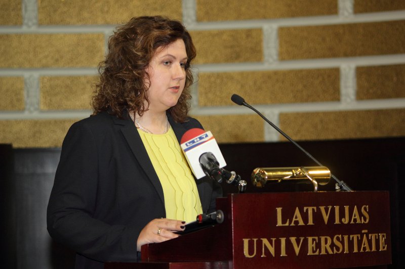 Latvijas tiesnešu konference. Latvijas Universitātes Juridiskās fakultātes tālākizglītības un profesionālās pilnveides centra vadītāja Kristīne Strada-Rozenberga.