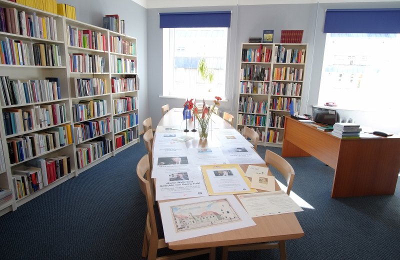 Latvijas Universitātes Akadēmiskās bibliotēkas Austrijas bibliotēkas un Šveices lasītavas 15 gadu jubilejas un jauno telpu atklāšanas svinīgais pasākums. null