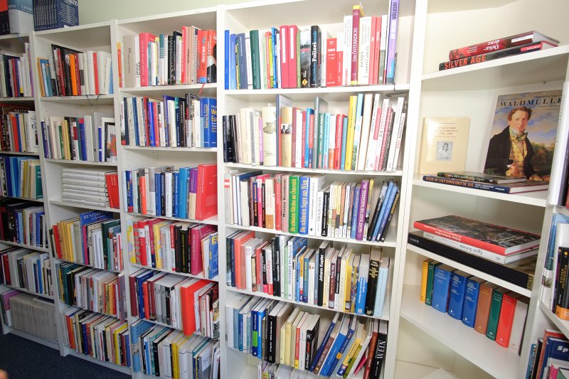 Latvijas Universitātes Akadēmiskās bibliotēkas Austrijas bibliotēkas un Šveices lasītavas 15 gadu jubilejas un jauno telpu atklāšanas svinīgais pasākums. null
