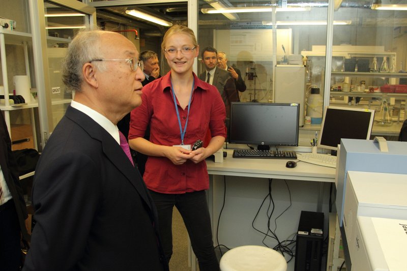 Starptautiskās atomenerģijas aģentūras ģenerāldirektora Jukijas Amano (Yukiya Amano) vizīte Latvijas Universitātes Dabaszinātņu akadēmiskajā centrā. null