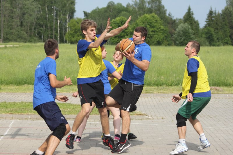 Latvijas Universitātes darbinieku sporta spēles 2016 'Ratniekos'. null