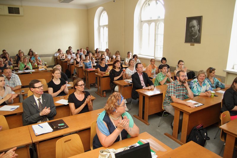 Latvijas Universitātes Kuratoru tālākizglītības programmas absolventu izlaidums. null