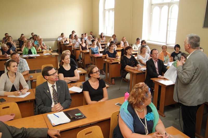 Latvijas Universitātes Kuratoru tālākizglītības programmas absolventu izlaidums. null
