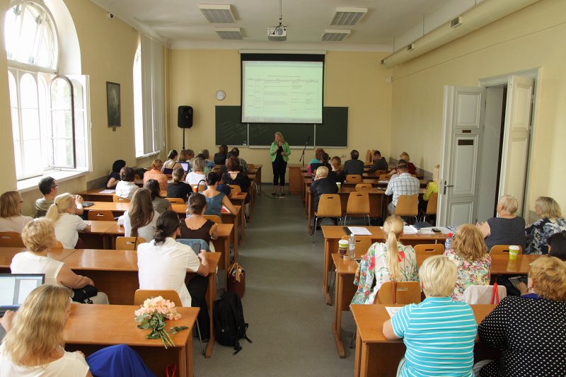 Latvijas Universitātes Kuratoru tālākizglītības programmas absolventu izlaidums. null