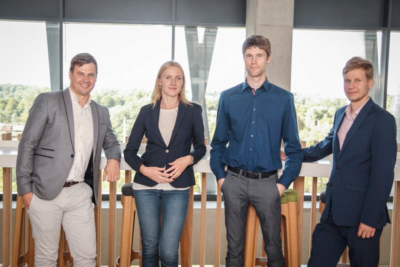 Latvijas Universitātes zinātnes mārketinga grupa. Mārtiņš Borodušķis,
Ilze Grante,
Jānis Bikše, 
Mihails Ščepanskis.