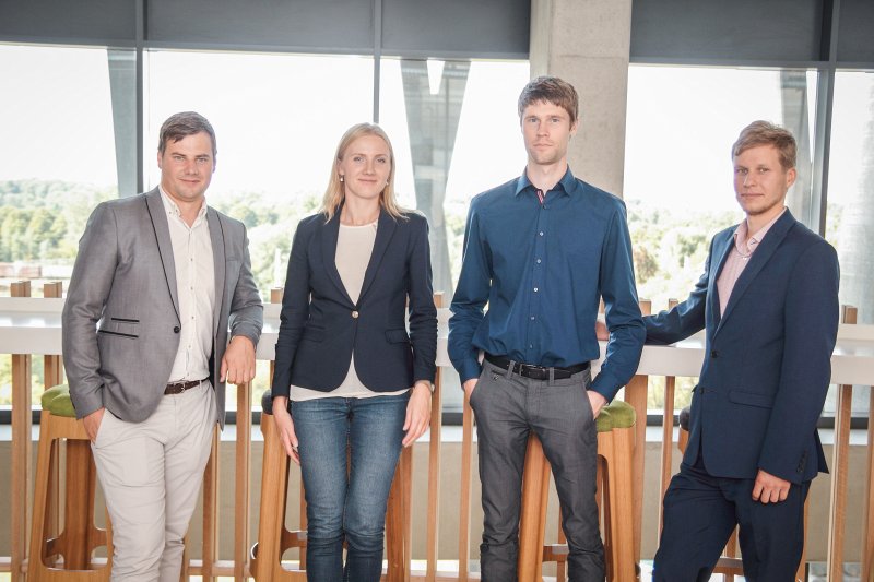 Latvijas Universitātes zinātnes mārketinga grupa. Mārtiņš Borodušķis,
Ilze Grante,
Jānis Bikše, 
Mihails Ščepanskis.