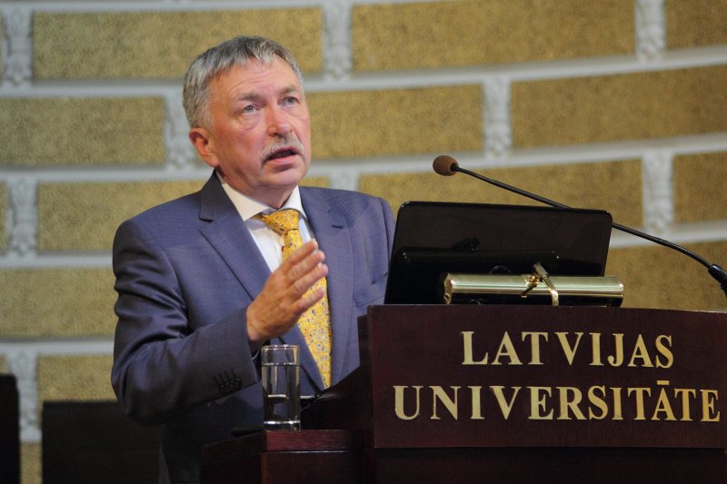 Latvijas Universitātes darbinieku sapulce. Latvijas Universitātes rektora prof. Indriķa Muižnieka uzruna.