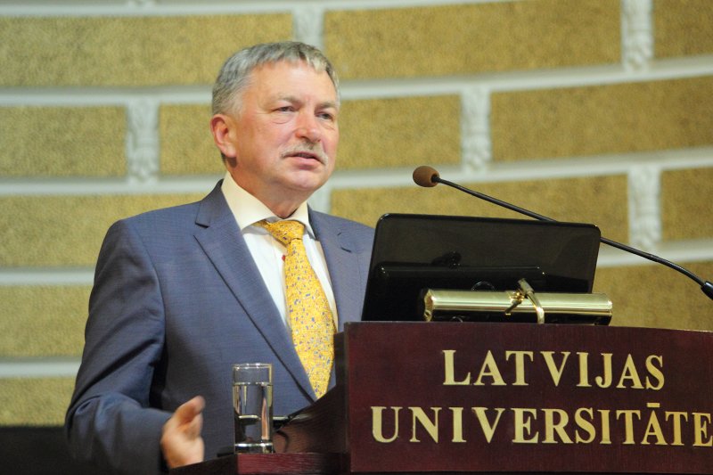 Latvijas Universitātes darbinieku sapulce. Latvijas Universitātes rektora prof. Indriķa Muižnieka uzruna.