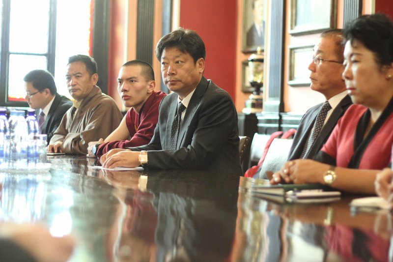 Latvijas Universitātes pārstāvju tikšanās ar Ķīnas Tautas Republikas Tibetas Autonomā reģiona delegāciju. null