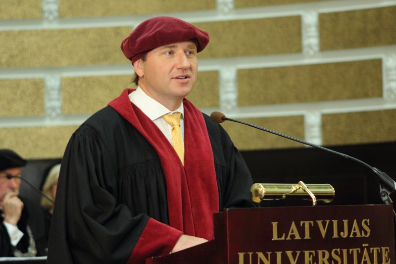 Latvijas Universitātes 97. gadadienai veltīta LU Senāta svinīgā sēde. LU EVF dekāns Gundars Bērziņš.