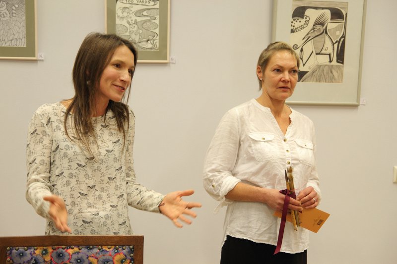 Sanitas Čeveres un Andas Lases darbu izstādes atklāšana Latvijas Universitātes Bibliotēkā. Sanita Čevere un Anda Lase.