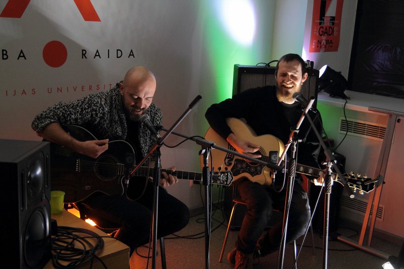 Latvijas radio 6 - Latvijas Universitātes Radio NABA 14. jubilejas tiešā ētera koncerts radio studijā. Modernā roka apvienība 'Laika Suns'.