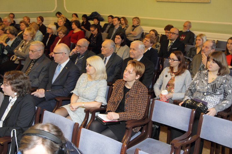 Latvijas Universitātes 75. konferences Izglītības vadības sekcijas sēde, kas veltīta LU Izglītības pētniecības institūta 20. gadadienai. null