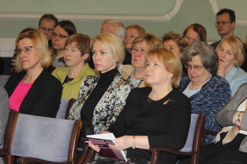 Latvijas Universitātes 75. konferences Izglītības vadības sekcijas sēde, kas veltīta LU Izglītības pētniecības institūta 20. gadadienai. null