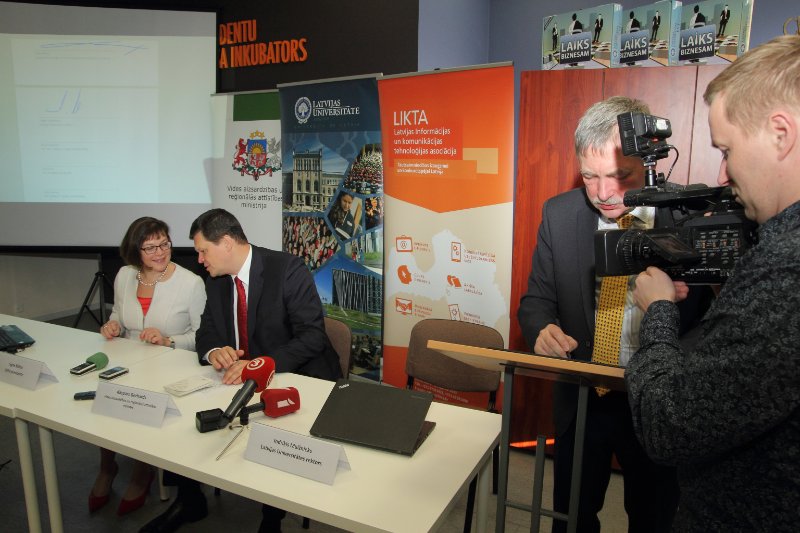 Sadarbības memoranda «Par kopīgiem mērķiem Latvijas digitālās transformācijas procesā un datos balstītas sabiedrības un valsts attīstībā» parakstīšana. null
