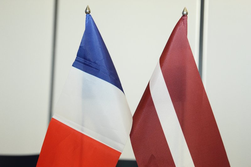 Latvijas Universitātes un Francijas institūta Latvijā sadarbības līguma parakstīšana. null