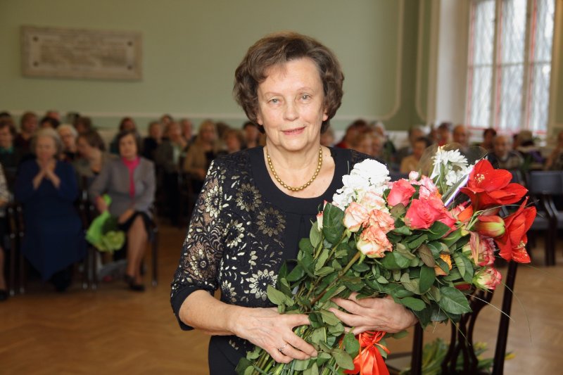 Latvijas Universitātes senioru jubilāru sveikšana. null