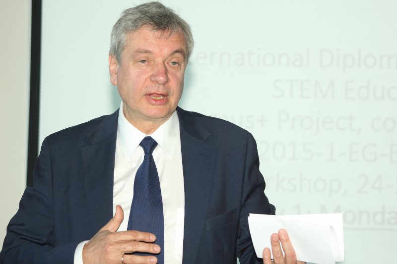 Seminārs «International Diploma for School Teachers in STEM Education / eSTEM». Kārlis Šadurskis.