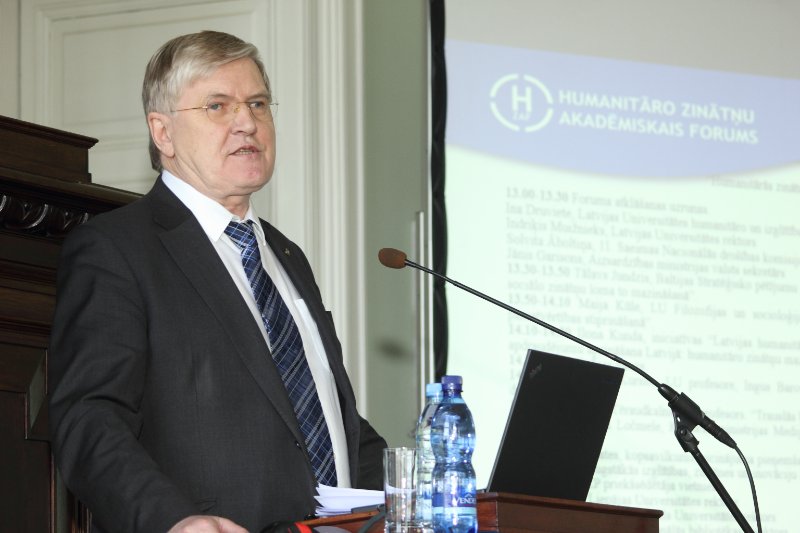 Otrais Humanitāro zinātņu akadēmiskais forums. Baltijas Stratēģisko pētījumu centra direktors Tālavs Jundzis.