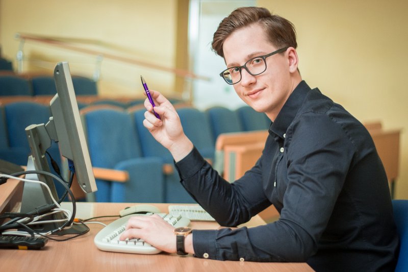 Latvijas Universitātes Biznesa, vadības un ekonomikas fakultātes students Konstantīns Kovalovs. null