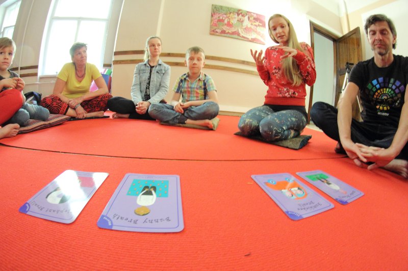Indijas dienas Latvijas Universitātē. Joga, meditācija un radošās aktivitātes bērniem.