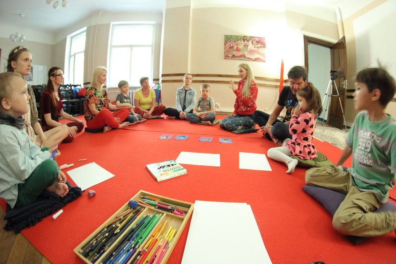 Indijas dienas Latvijas Universitātē. Joga, meditācija un radošās aktivitātes bērniem.