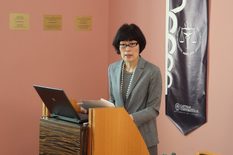 Nippona/Tokijas fonda pārstāvju vizīte Latvijas Universitātē. Jauno līderu stipendijas programmas koordinatore Tomoko Jamada (Tomoko Yamada).