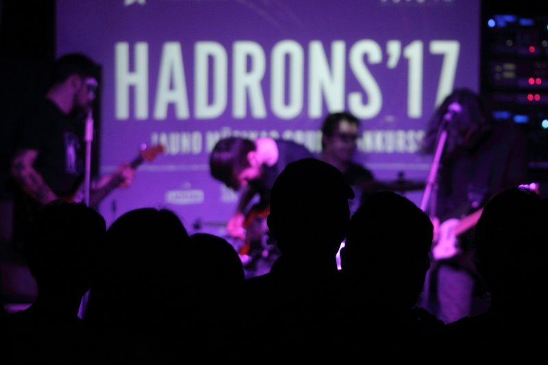 Jauno mūzikas grupu konkursa «Hadrons 2017» fināls klubā NABAKLAB. Grupa 'Plastic Dummy'.