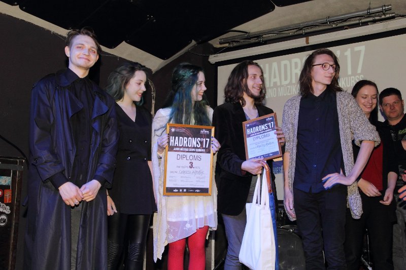 Jauno mūzikas grupu konkursa «Hadrons 2017» fināls klubā NABAKLAB. Konkursa 3. vietas ieguvēji grupa 'Careless afterlife'.