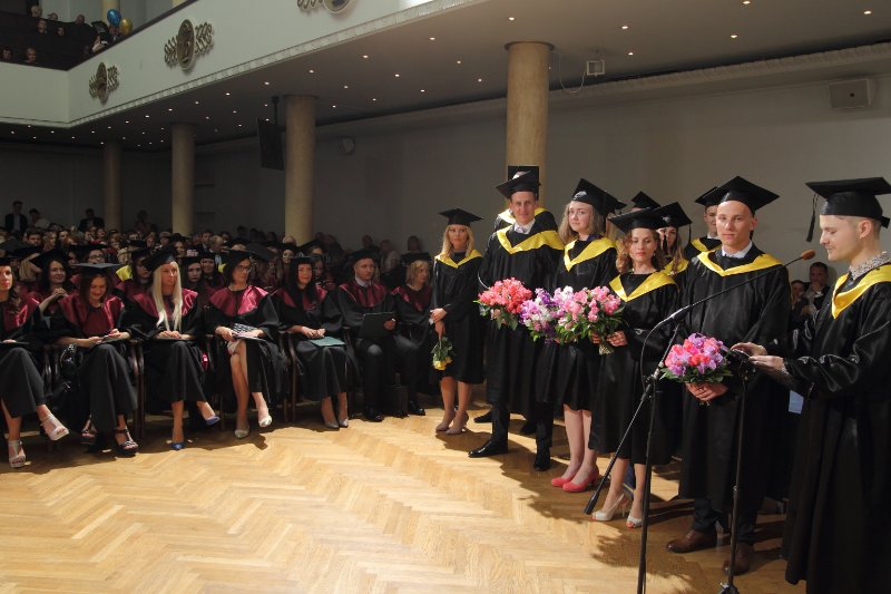 Latvijas Universitātes Biznesa, vadības un ekonomikas fakultātes absolventu izlaidums. null