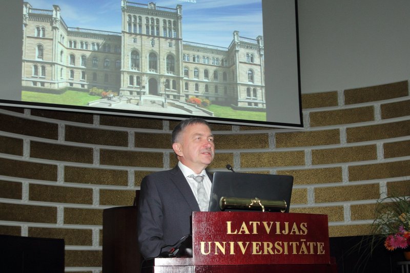 Latvijas Universitātes darbinieku sapulce. null
