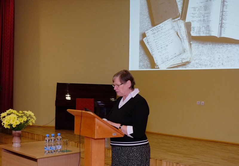 Kārļa Egles 130. gadadienai veltīta starptautiska zinātniskā konference Latvijas Universitātes Akadēmiskajā bibliotēkā. Latvijas Universitātes Akadēmiskās bibliotēkas galvenā bibliotekāre Dagnija Ivbule.