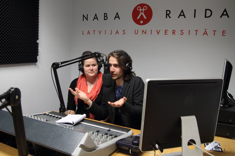 Radio NABA raidījuma «Studentu pietura» vadītāji. null