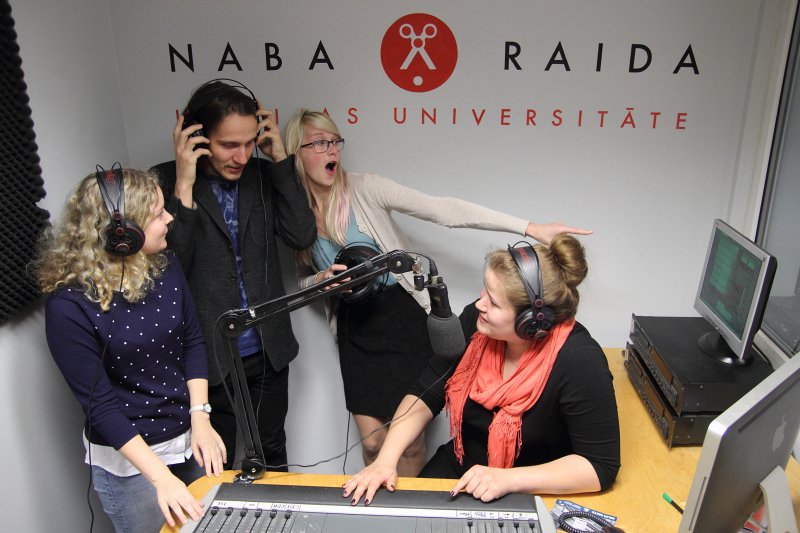 Radio NABA raidījuma «Studentu pietura» vadītāji. null