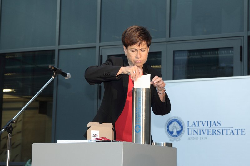 Latvijas Universitātes Zinātņu mājas pamatakmens svinīgās ielikšanas ceremonija. null