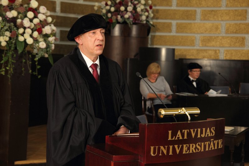 Latvijas Universitātes 98. gadadienai veltīta LU Senāta svinīgā sēde. Doktoru promocijas ceremonija. null