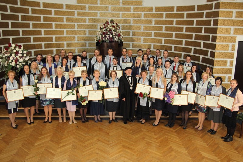 Latvijas Universitātes 98. gadadienai veltīta LU Senāta svinīgā sēde. Doktoru promocijas ceremonija. null