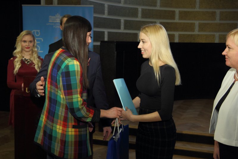 Svinīgā mecenātu stipendiju pasniegšana Latvijas Universitātes Fonda stipendiātiem. null